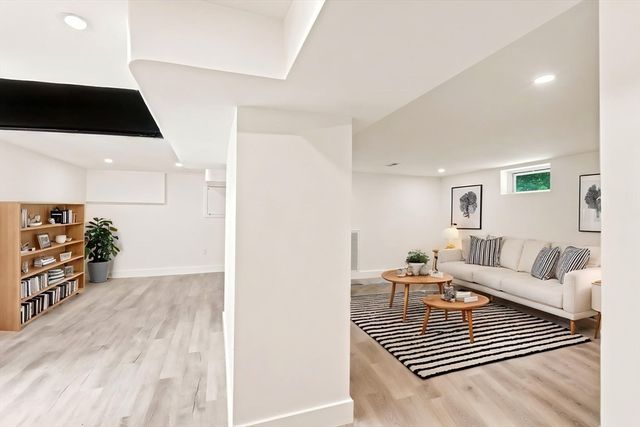 358 East St, Carlisle, MA 01741