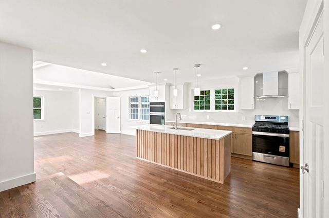 358 East St, Carlisle, MA 01741