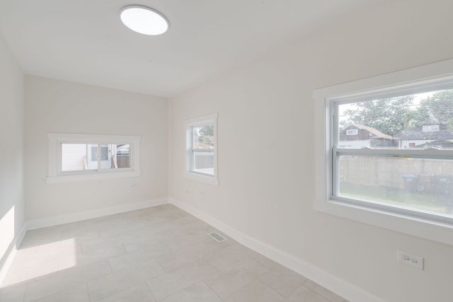 1911 S 11th Avenue, Maywood, IL 60153