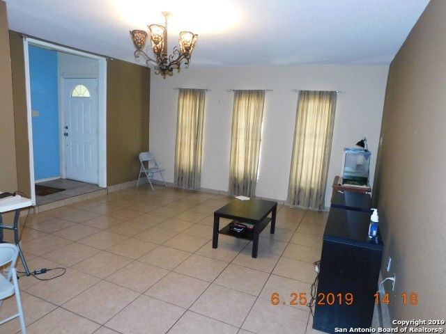 10207 Canton Field, San Antonio, TX 78245