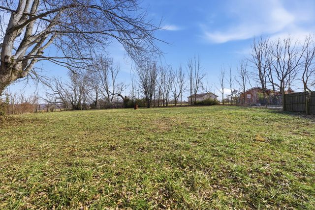 99 Orchard Street, Crab Orchard, KY 40419