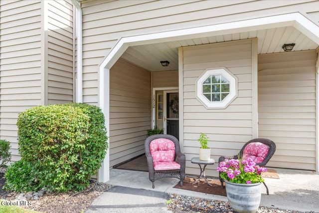 1512 Hampton Place Boulevard, Troy, NY 12180