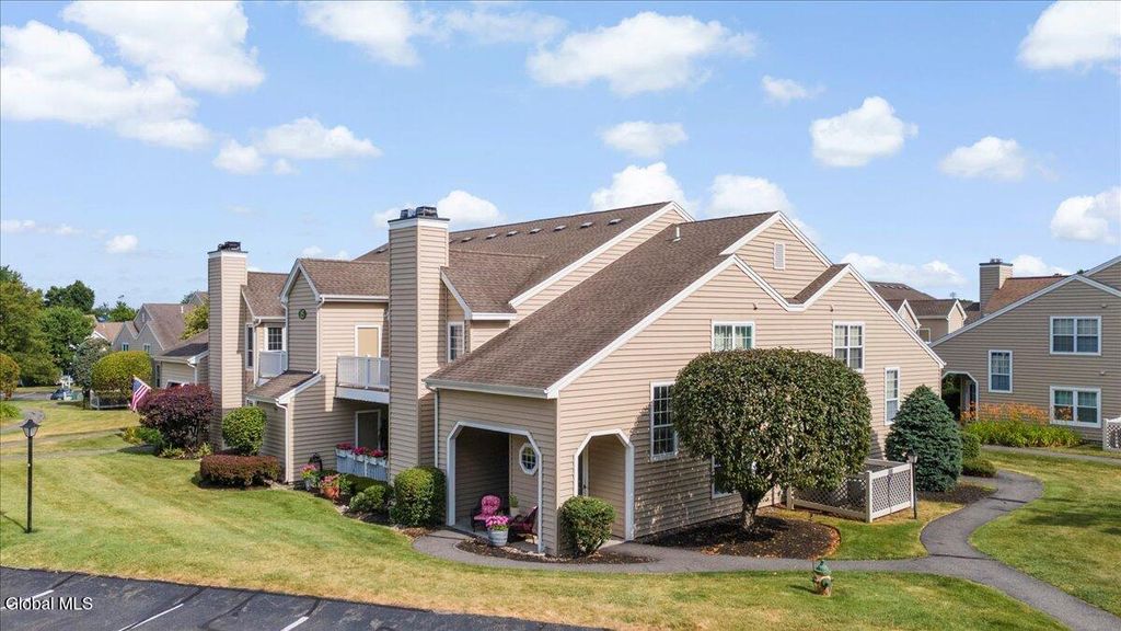 1512 Hampton Place Boulevard, Troy, NY 12180