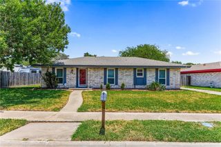 107 Barracuda Dr, Portland, TX 78374