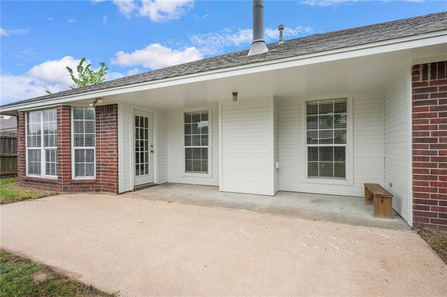 3988 Windfree Drive, College Station, TX 77845
