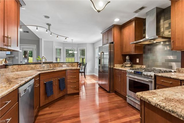 119 E Wedgwood DR, Yorktown, VA 23693