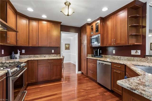 119 E Wedgwood DR, Yorktown, VA 23693