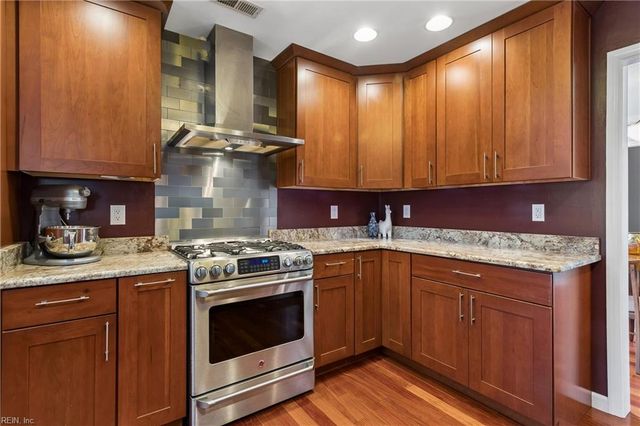 119 E Wedgwood DR, Yorktown, VA 23693