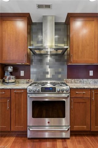 119 E Wedgwood DR, Yorktown, VA 23693