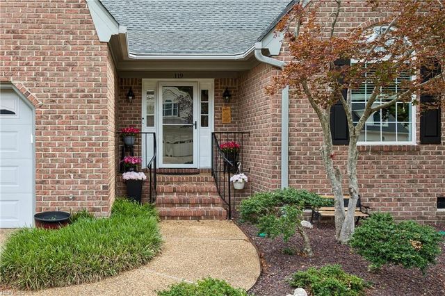 119 E Wedgwood DR, Yorktown, VA 23693