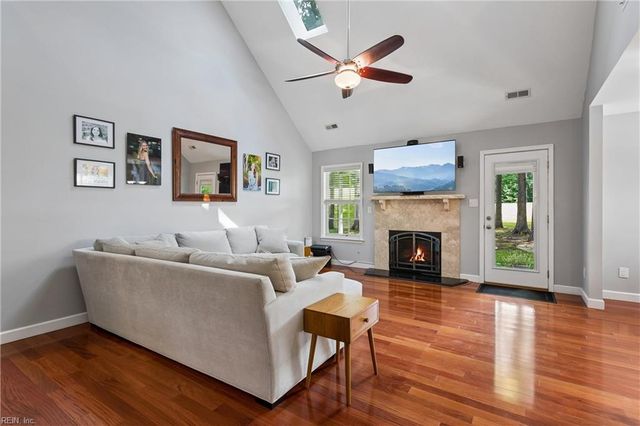 119 E Wedgwood DR, Yorktown, VA 23693