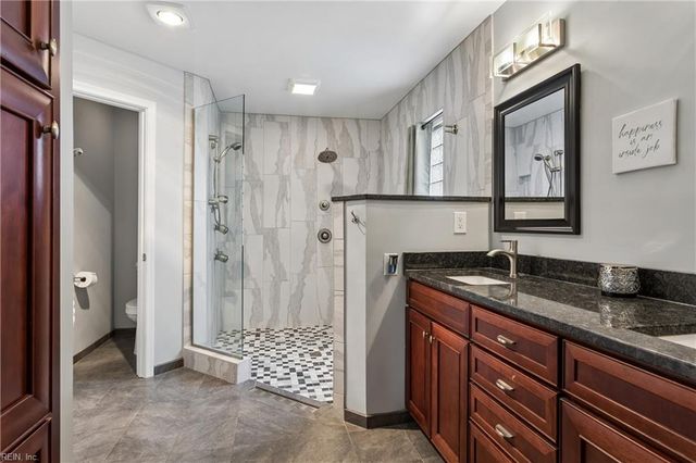 119 E Wedgwood DR, Yorktown, VA 23693