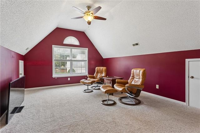 119 E Wedgwood DR, Yorktown, VA 23693