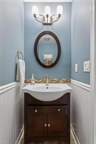 119 E Wedgwood DR, Yorktown, VA 23693