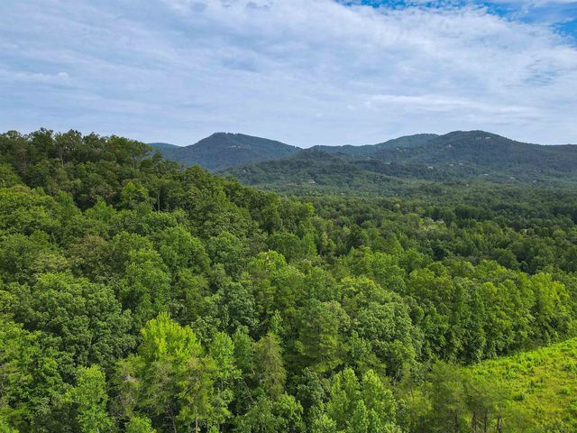 12 Queensmoor Road, Travelers Rest, SC 29690