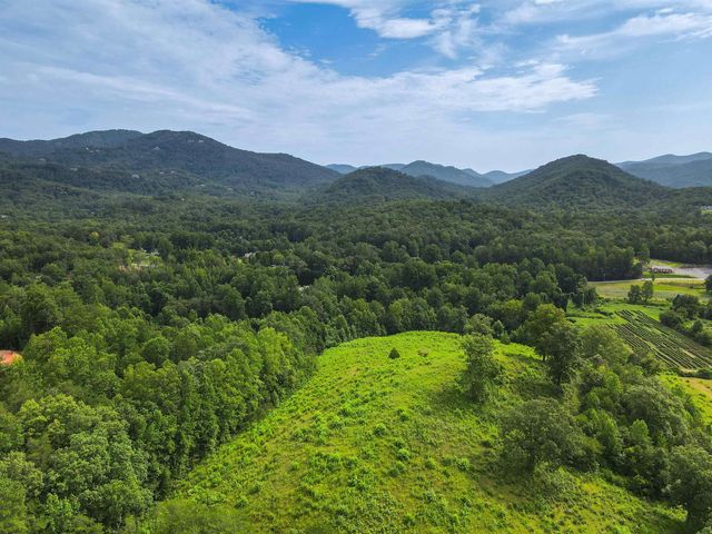 12 Queensmoor Road, Travelers Rest, SC 29690
