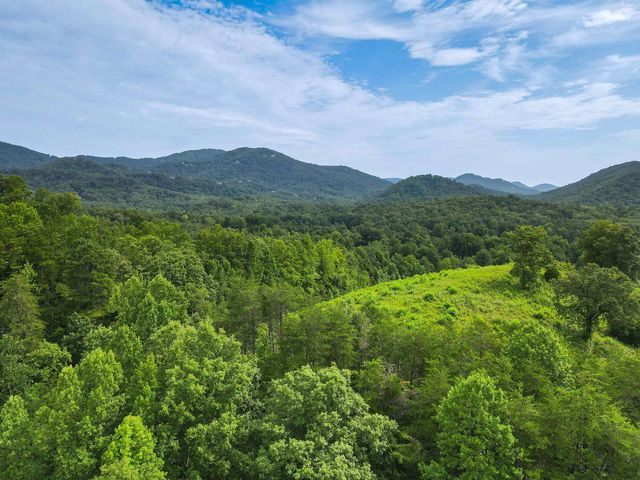 12 Queensmoor Road, Travelers Rest, SC 29690