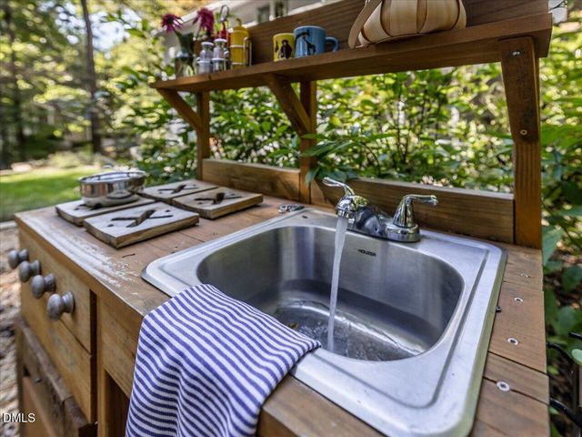 113 Ironwoods Drive, Chapel Hill, NC 27516