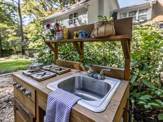 113 Ironwoods Drive, Chapel Hill, NC 27516