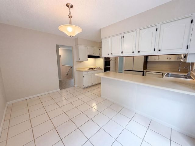 2509 Oakwood Drive, Burnsville, MN 55306