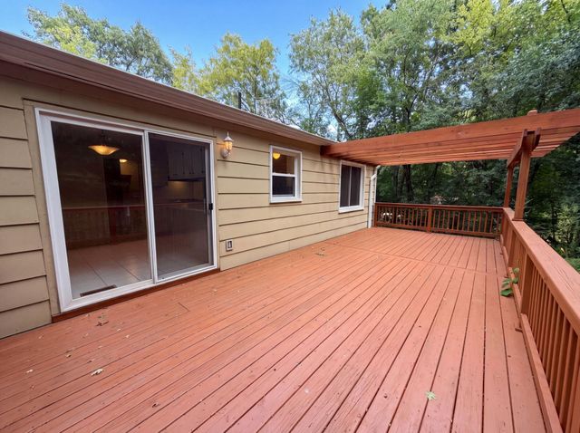 2509 Oakwood Drive, Burnsville, MN 55306