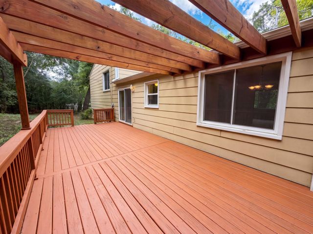 2509 Oakwood Drive, Burnsville, MN 55306
