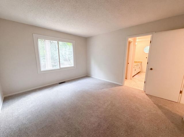 2509 Oakwood Drive, Burnsville, MN 55306