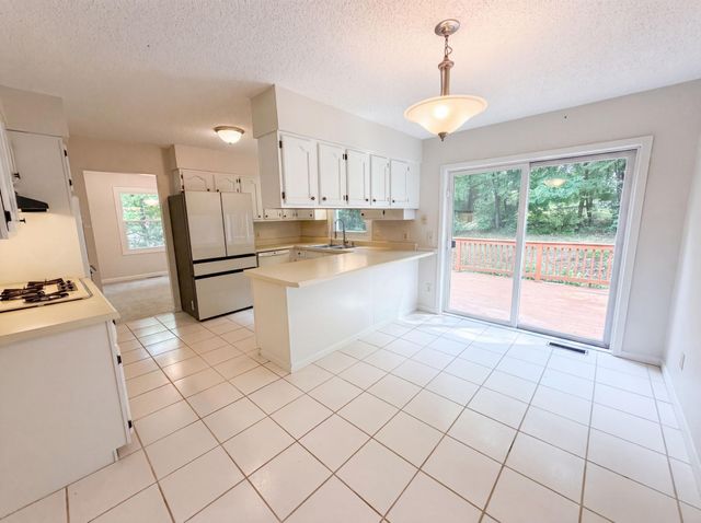 2509 Oakwood Drive, Burnsville, MN 55306