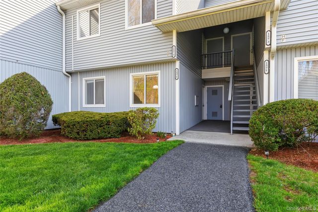 157 Carriage Court E, Yorktown Heights, NY 10598