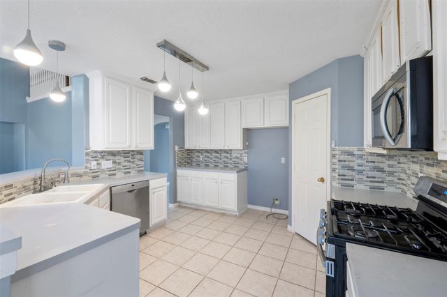 8738 Willancy Lane, Houston, TX 77095