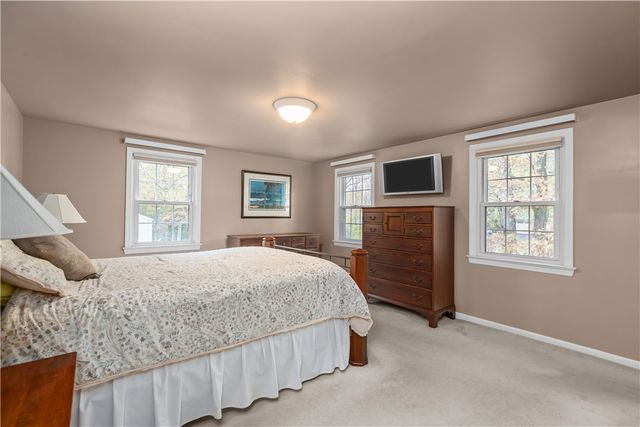 3001 Swansea Crescent W, Hampton, PA 15101