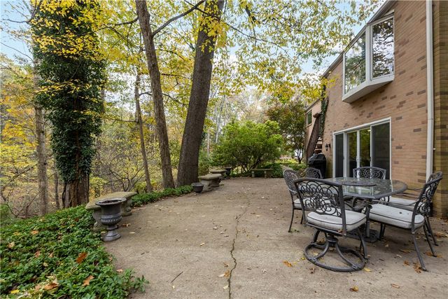 3001 Swansea Crescent W, Hampton, PA 15101