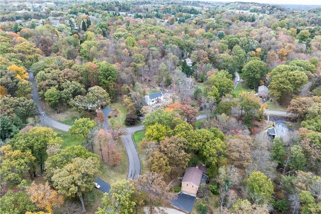 3001 Swansea Crescent W, Hampton, PA 15101