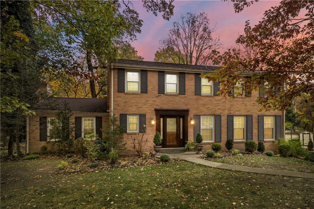 3001 Swansea Crescent W, Hampton, PA 15101