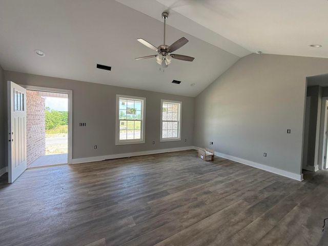 558 Middle Creek Way, Berea, KY 40403