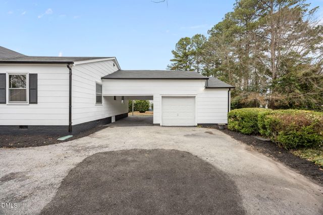 108 N Watauga Avenue, Dunn, NC 28334