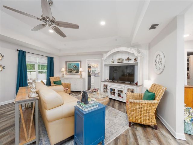 1170 W Shore Drive W, Brunswick, GA 31523