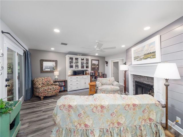 1170 W Shore Drive W, Brunswick, GA 31523