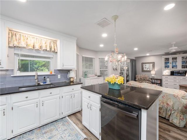 1170 W Shore Drive W, Brunswick, GA 31523