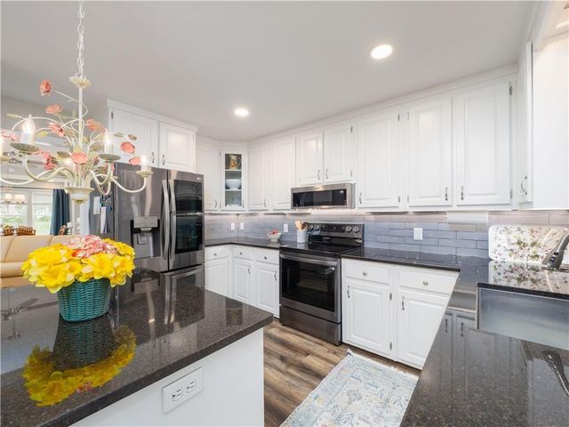 1170 W Shore Drive W, Brunswick, GA 31523