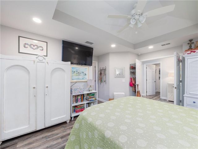 1170 W Shore Drive W, Brunswick, GA 31523