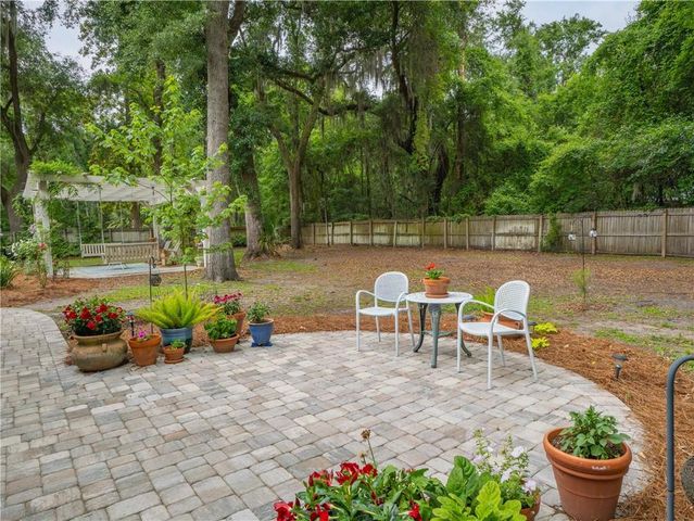 1170 W Shore Drive W, Brunswick, GA 31523