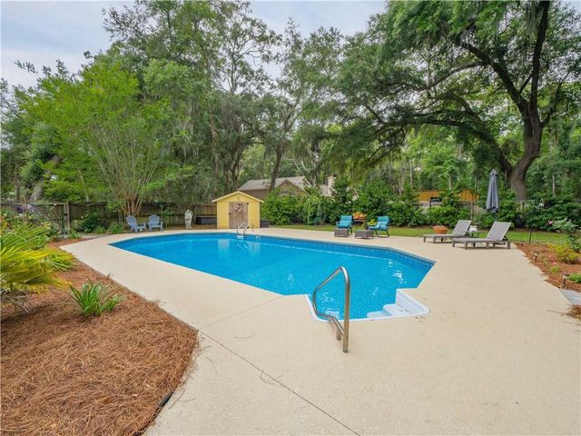 1170 W Shore Drive W, Brunswick, GA 31523