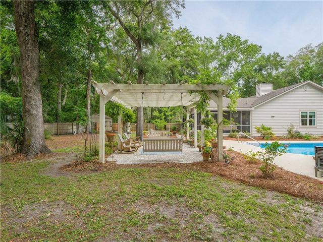 1170 W Shore Drive W, Brunswick, GA 31523