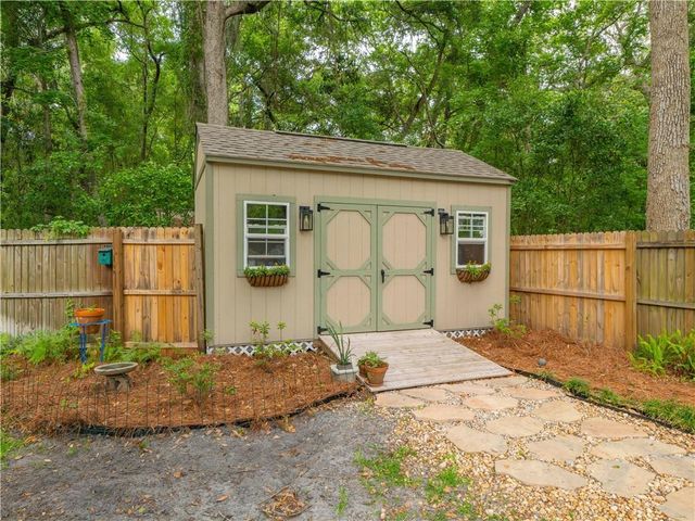1170 W Shore Drive W, Brunswick, GA 31523