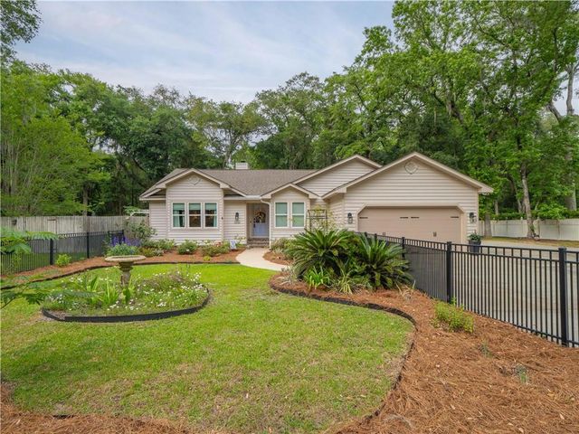1170 W Shore Drive W, Brunswick, GA 31523
