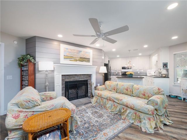 1170 W Shore Drive W, Brunswick, GA 31523