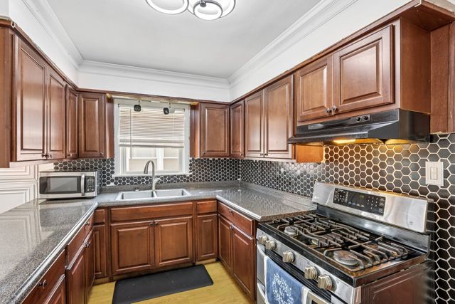 3644 W 82nd Street, Chicago, IL 60652