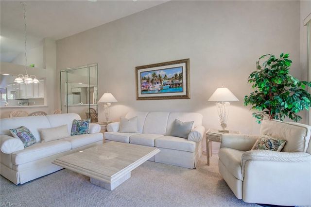 1970 Willow Bend CIR 204, Naples, FL 34109