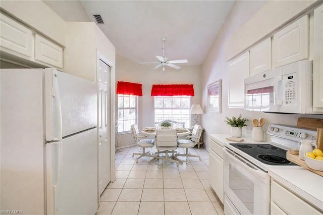 1970 Willow Bend CIR 204, Naples, FL 34109